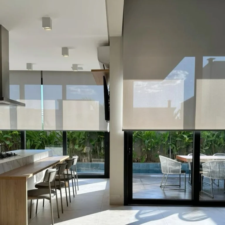 Persiana Rolô Tela Solar Screen 5% – Cinza